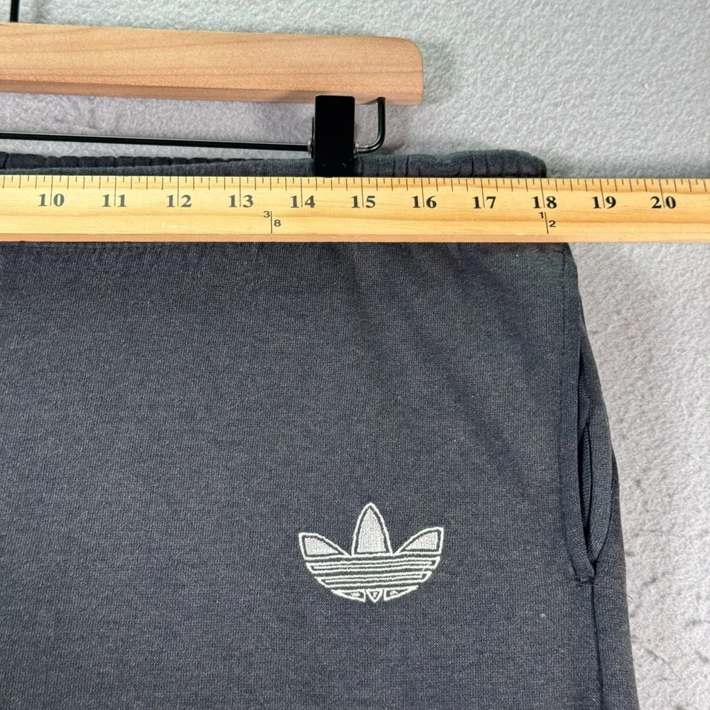 Vintage Adidas Sweatpants Adult Medium Gray Embroidered Cuff Fleece‎ Sportswear